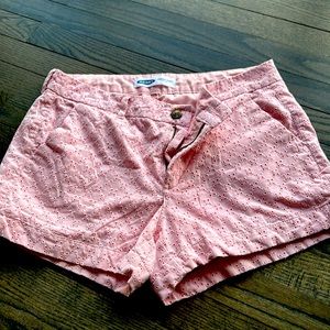 Woman’s Old Navy pale pink shorts